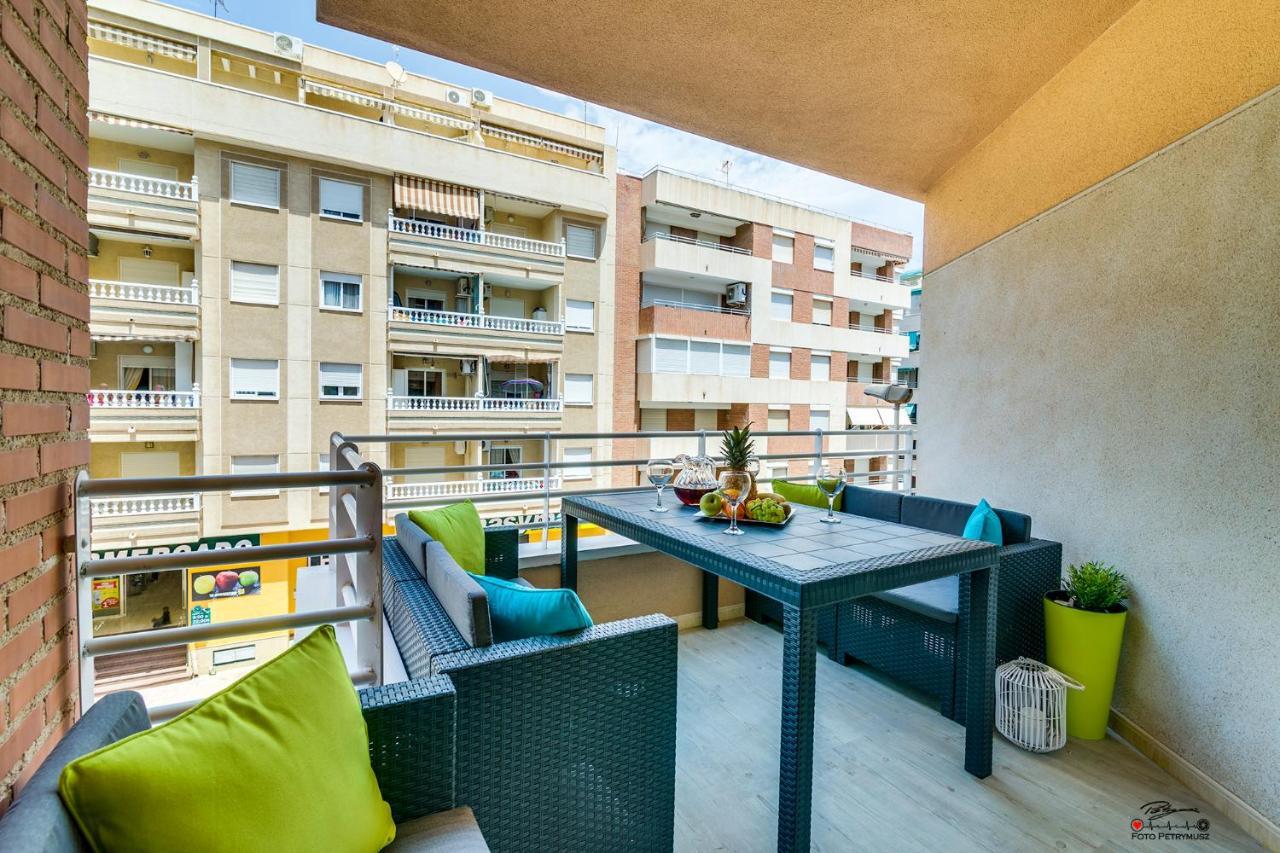 Moderno Apartamento Familiar Junto Al Mar - Conejito Apartment ตอร์เรเวียคา ภายนอก รูปภาพ